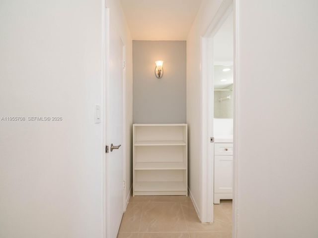 8161 SW 24th Ct 202, Davie, FL 33324