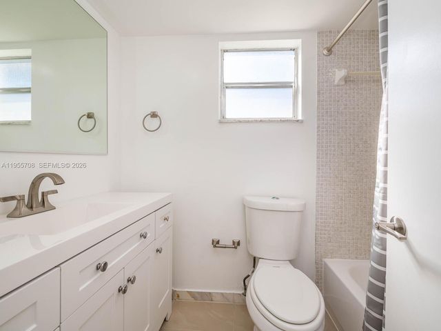 8161 SW 24th Ct 202, Davie, FL 33324