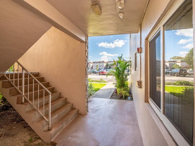 8161 SW 24th Ct 202, Davie, FL 33324