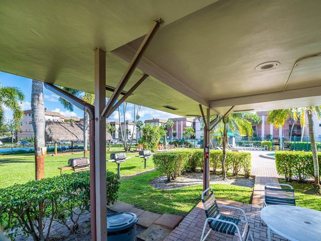 8161 SW 24th Ct 202, Davie, FL 33324