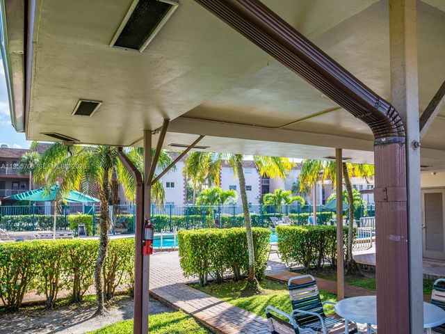 8161 SW 24th Ct 202, Davie, FL 33324