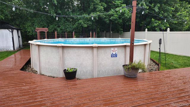 29390 Juniper Street, Brownstown Charter Township, MI 48183