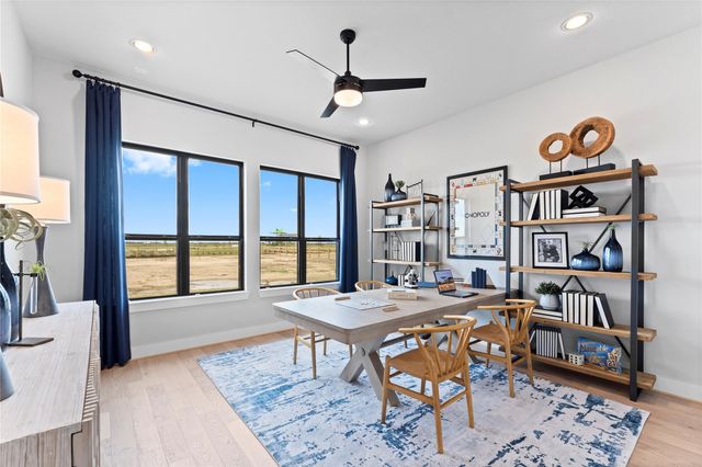 2001 Whispering Oaks Lane, Waller, TX 77484