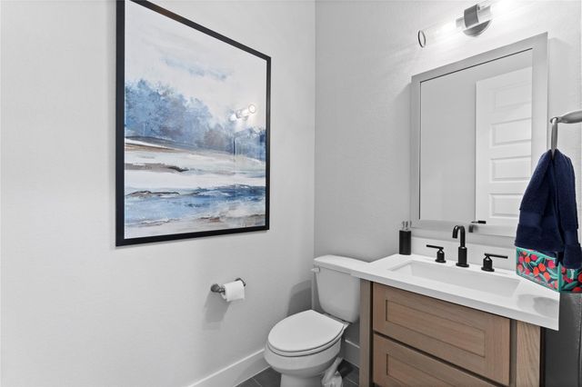 2001 Whispering Oaks Lane, Waller, TX 77484