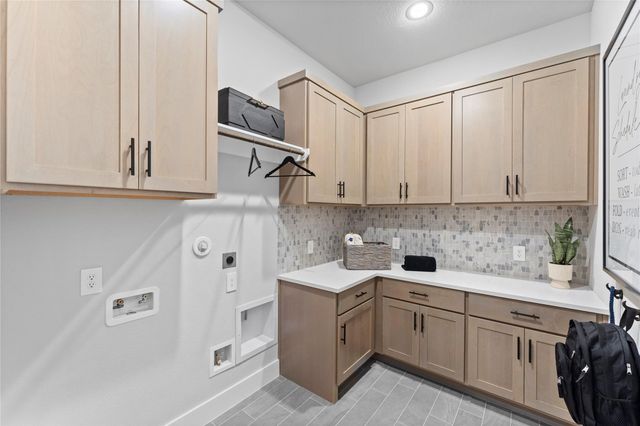 2001 Whispering Oaks Lane, Waller, TX 77484