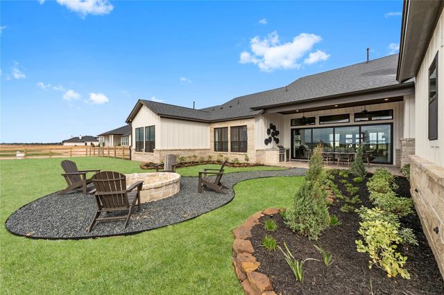 2001 Whispering Oaks Lane, Waller, TX 77484