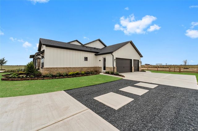 2001 Whispering Oaks Lane, Waller, TX 77484