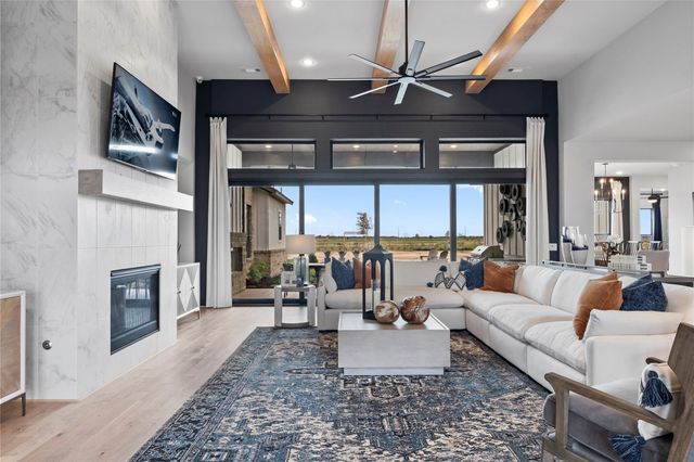 2001 Whispering Oaks Lane, Waller, TX 77484