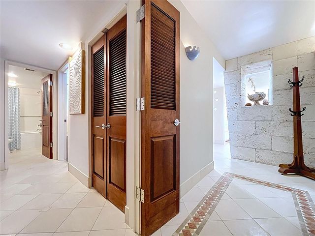 7480 BAYSHORE DRIVE 401, Treasure Island, FL 33706