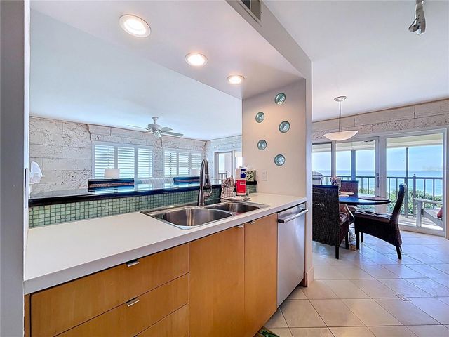 7480 BAYSHORE DRIVE 401, Treasure Island, FL 33706