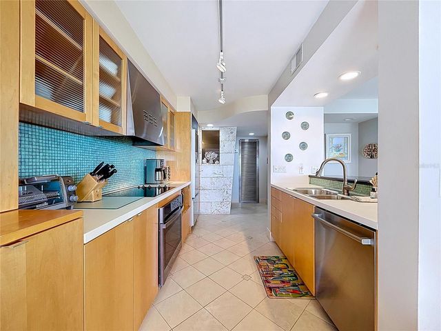 7480 BAYSHORE DRIVE 401, Treasure Island, FL 33706