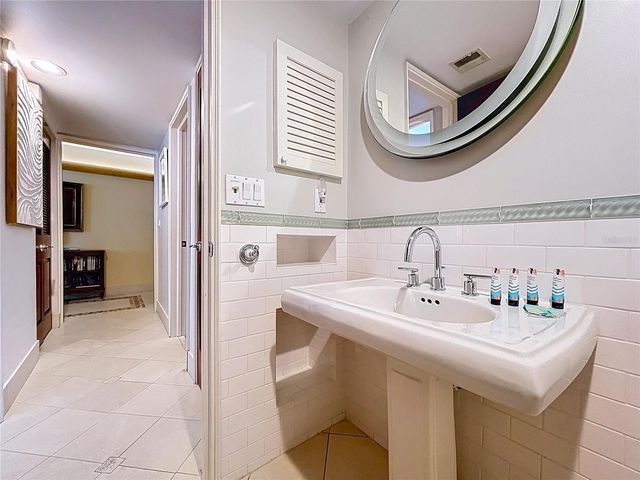 7480 BAYSHORE DRIVE 401, Treasure Island, FL 33706