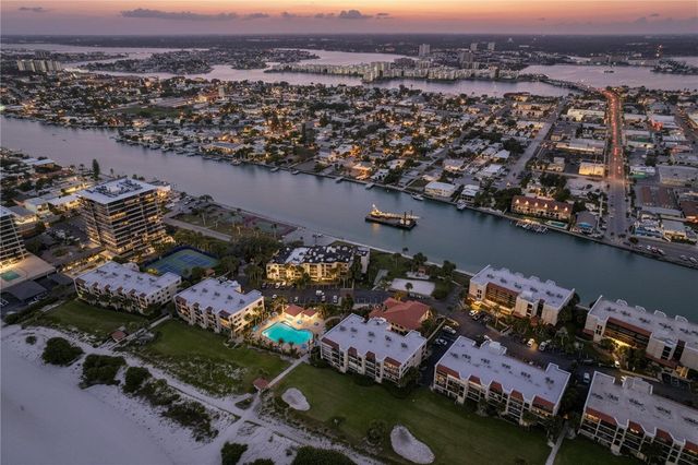 7480 BAYSHORE DRIVE 401, Treasure Island, FL 33706