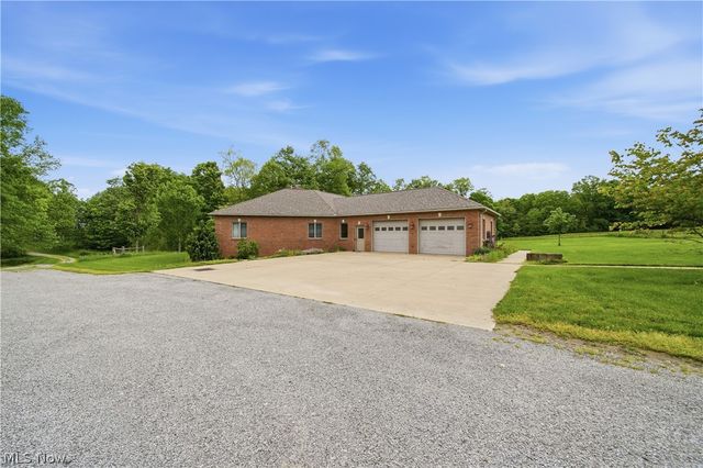 6223 Mccann Road, East Rochester, OH 44625