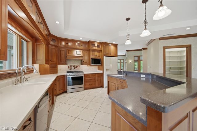 6223 Mccann Road, East Rochester, OH 44625