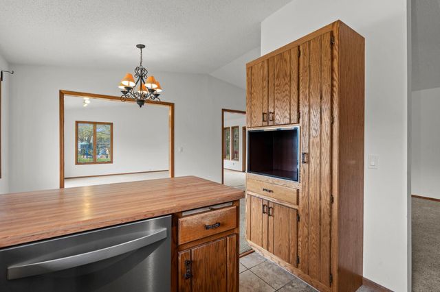 722 Parkview Lane N, Champlin, MN 55316