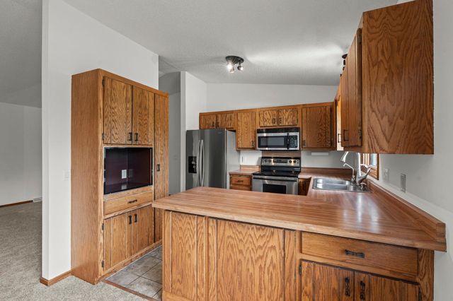 722 Parkview Lane N, Champlin, MN 55316