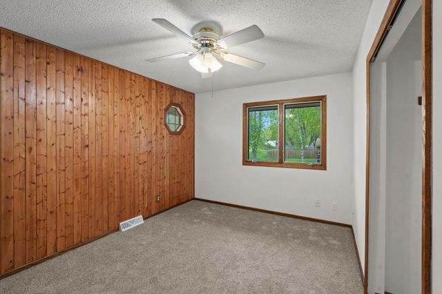 722 Parkview Lane N, Champlin, MN 55316