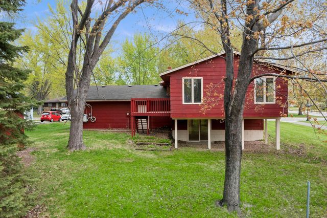 722 Parkview Lane N, Champlin, MN 55316