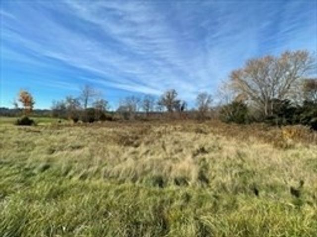 355 Greenfield Rd, Deerfield, MA 01373