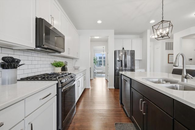 247 Carole Street, Sugar Grove, IL 60554