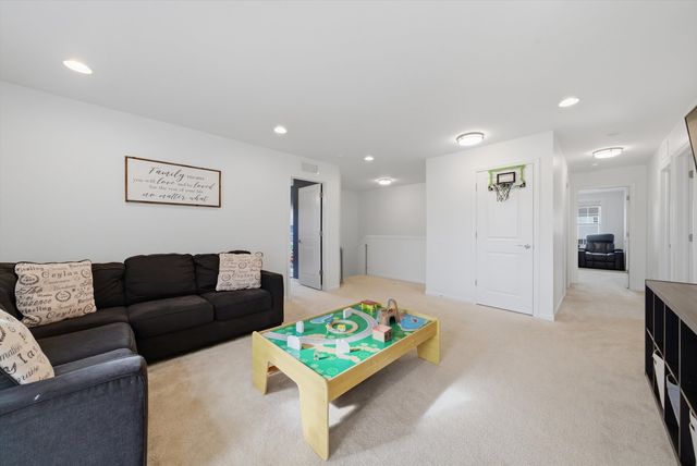 247 Carole Street, Sugar Grove, IL 60554