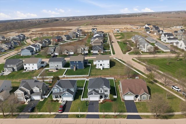 247 Carole Street, Sugar Grove, IL 60554