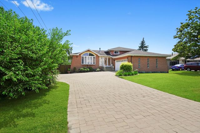 9842 S 88th Avenue, Palos Hills, IL 60465