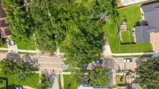 4827 Braesvalley Drive, Houston, TX 77096