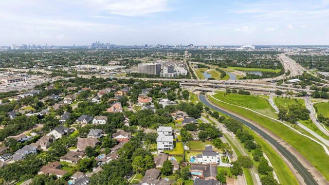 4827 Braesvalley Drive, Houston, TX 77096
