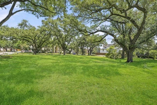 4827 Braesvalley Drive, Houston, TX 77096
