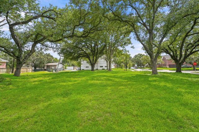 4827 Braesvalley Drive, Houston, TX 77096