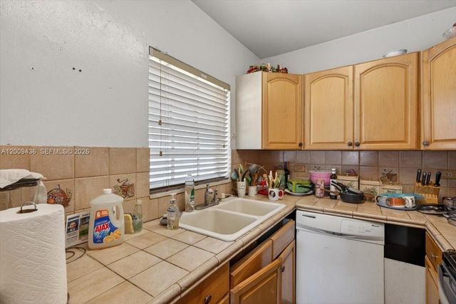 1171 NE 182nd St, North Miami Beach, FL 33162