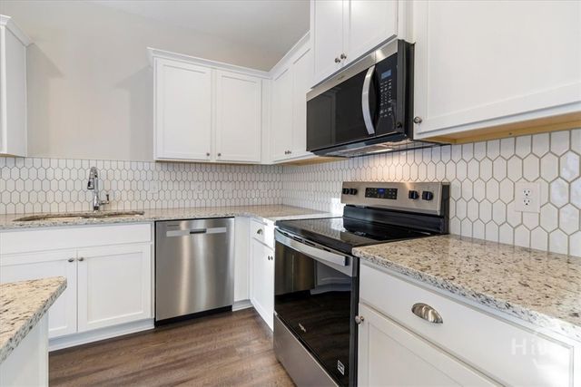 8 Oak Alley, Guyton, GA 31312