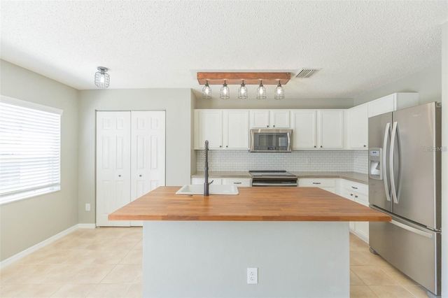 4220 WINDING RIVER WAY, Land O Lakes, FL 34639