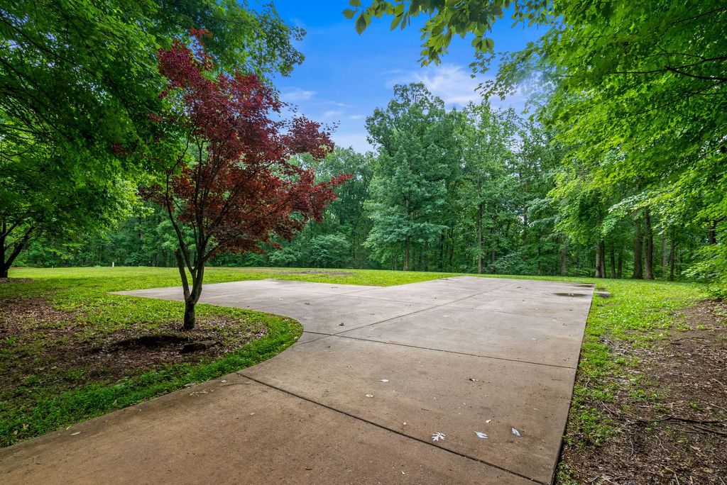 150A Dogwood Springs Dr, Portland, TN 37148