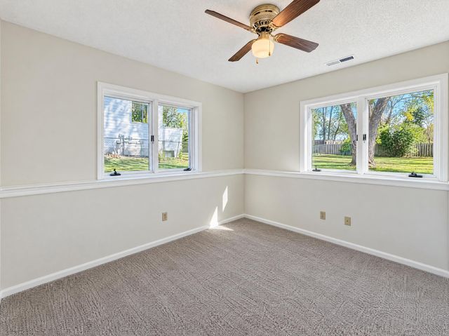 1122 Prairie Court S, Shakopee, MN 55379