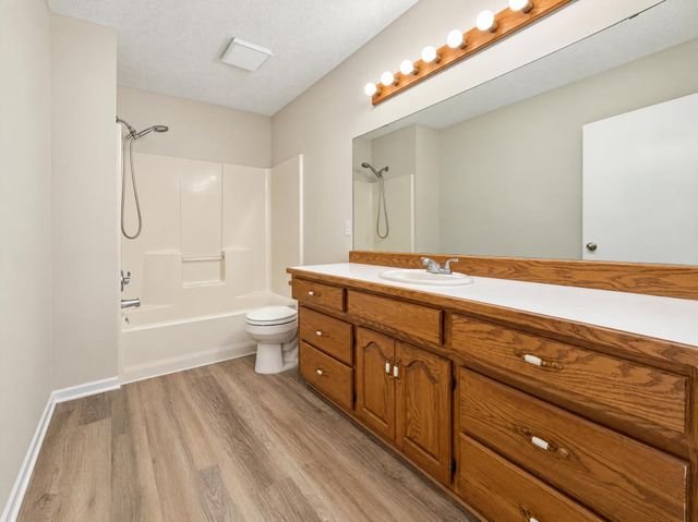 1122 Prairie Court S, Shakopee, MN 55379
