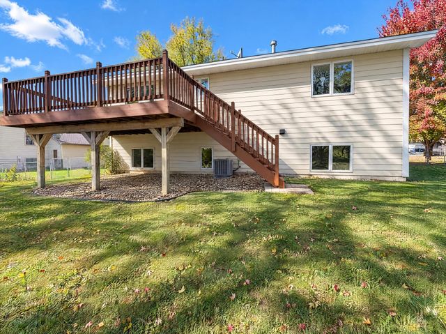 1122 Prairie Court S, Shakopee, MN 55379