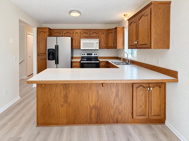 1122 Prairie Court S, Shakopee, MN 55379