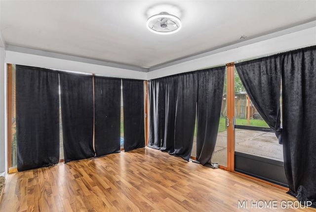 828 W 24th Street, Holland, MI 49423