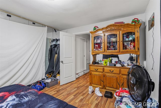 828 W 24th Street, Holland, MI 49423