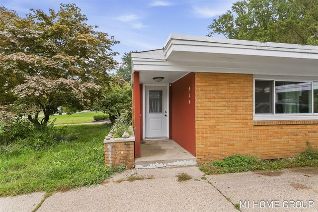 828 W 24th Street, Holland, MI 49423