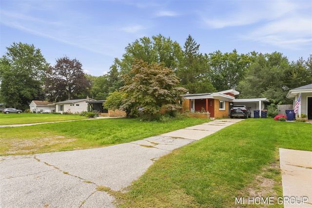 828 W 24th Street, Holland, MI 49423
