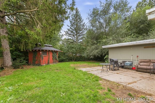 828 W 24th Street, Holland, MI 49423
