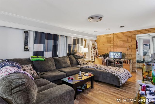 828 W 24th Street, Holland, MI 49423