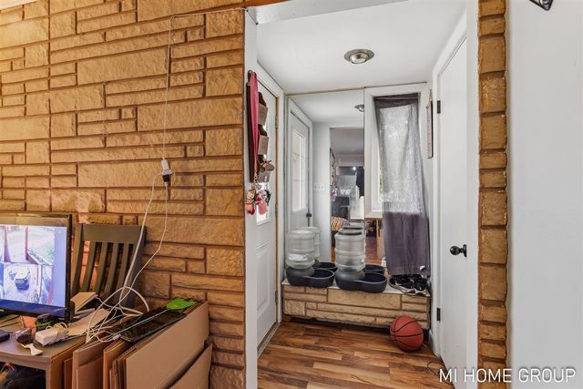 828 W 24th Street, Holland, MI 49423