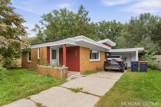 828 W 24th Street, Holland, MI 49423