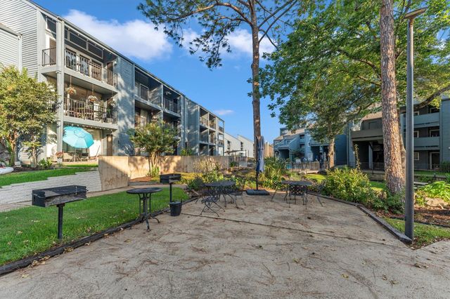 12500 Melville Drive 104A, Montgomery, TX 77356
