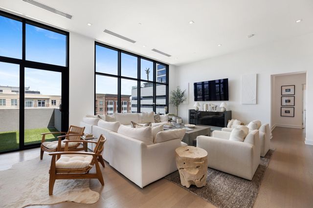 2710 Steel Street 704, Houston, TX 77098